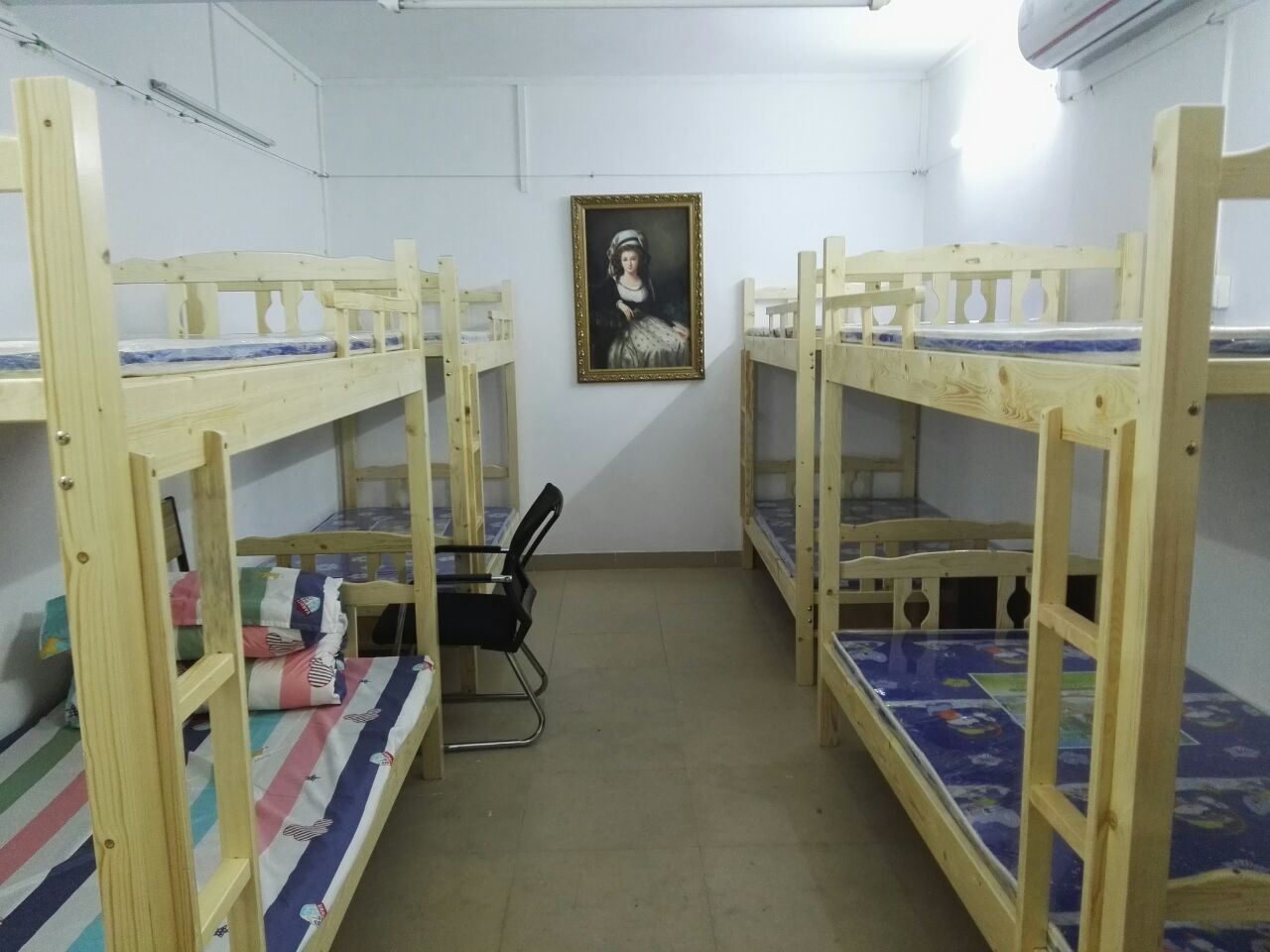 女生多人房(床位)(公共卫浴)