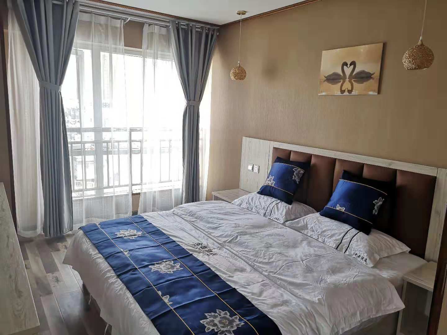 豪华大床房