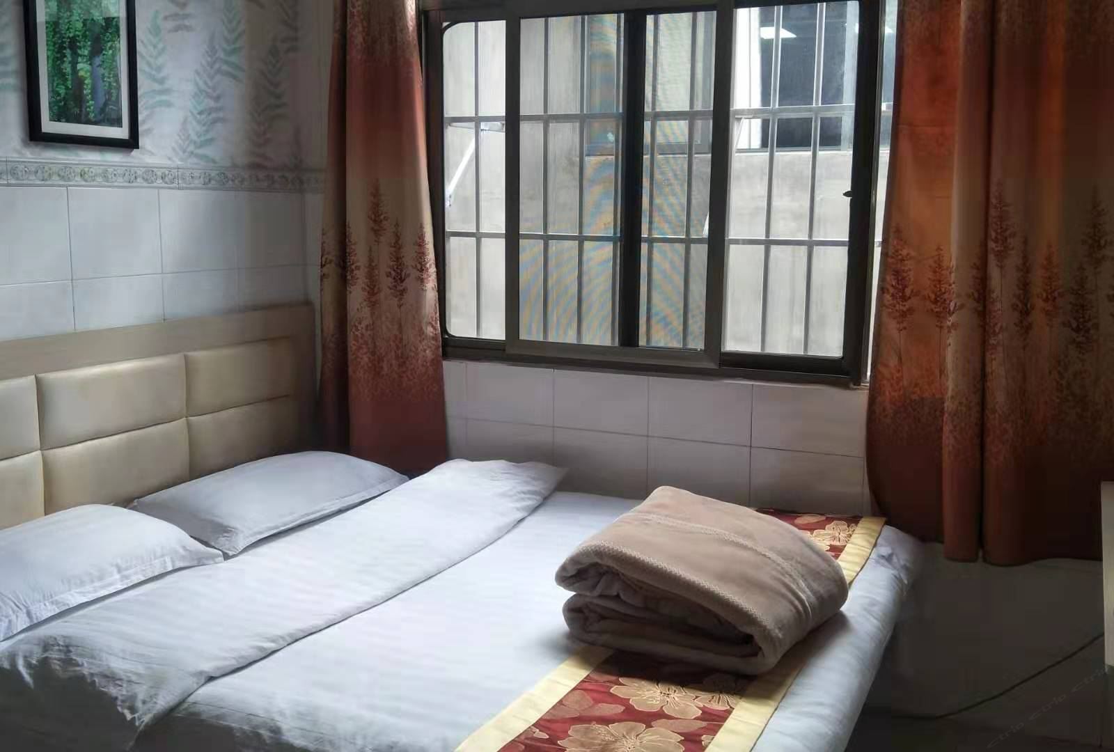 豪华大床房