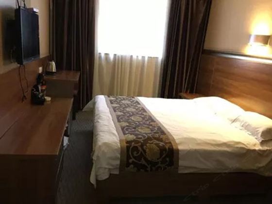 豪华大床房