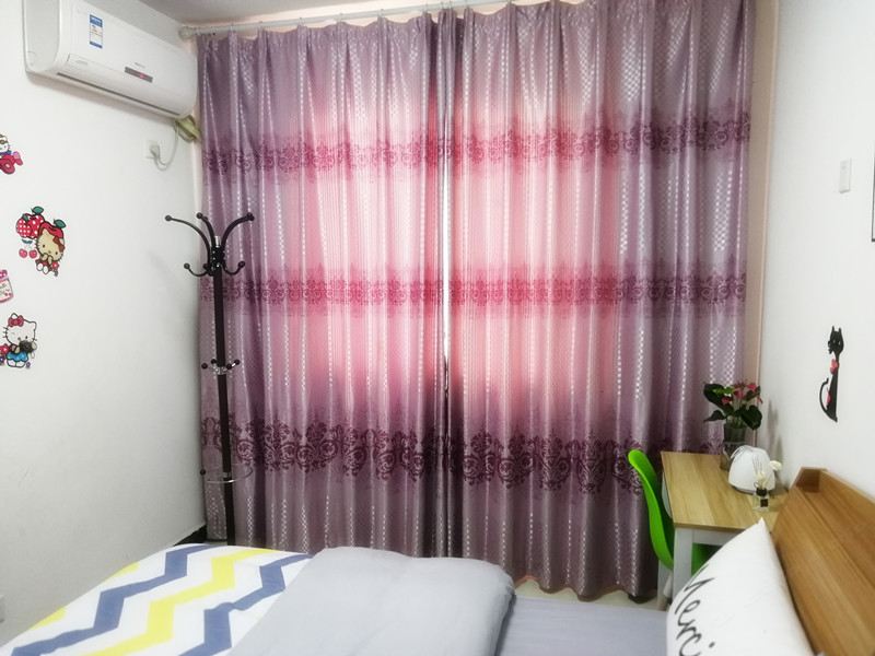 懒懒的大床房