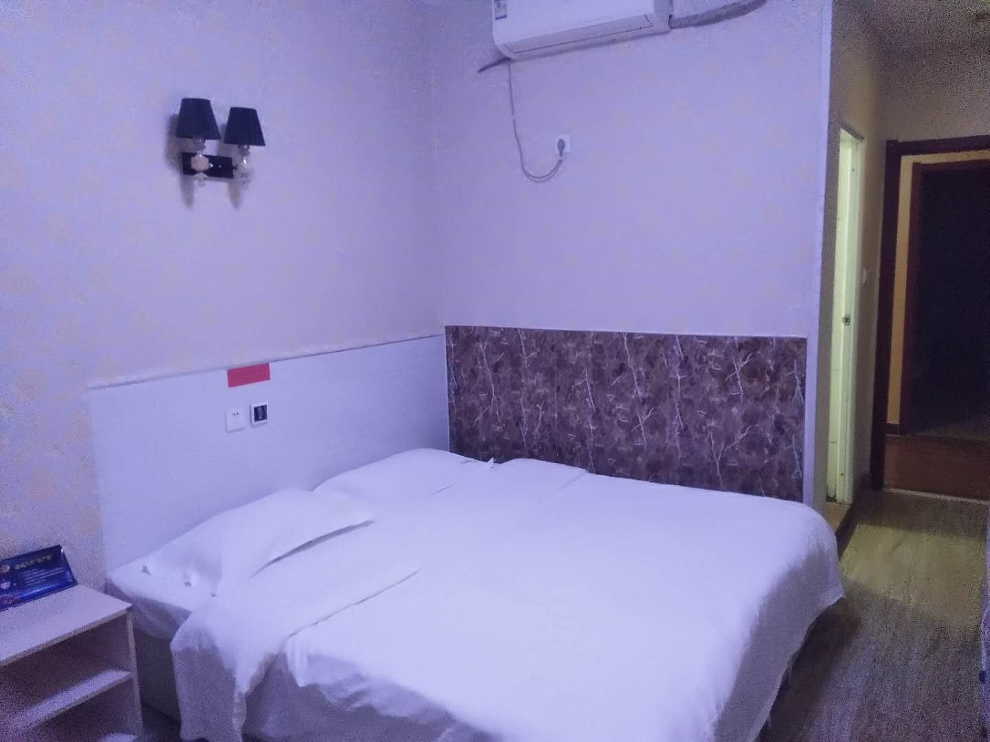 普通大床房（无窗）