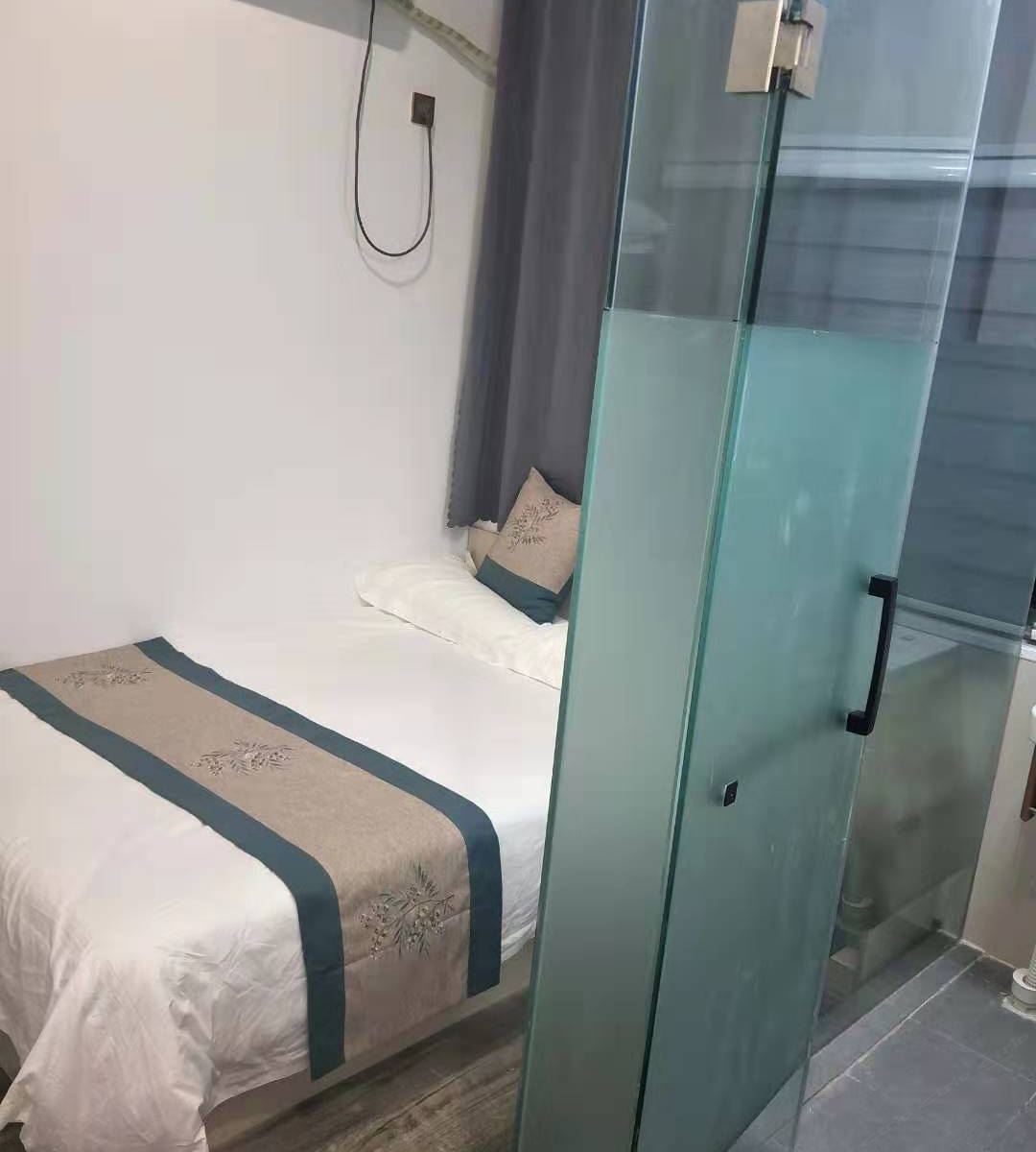 经济大床房
