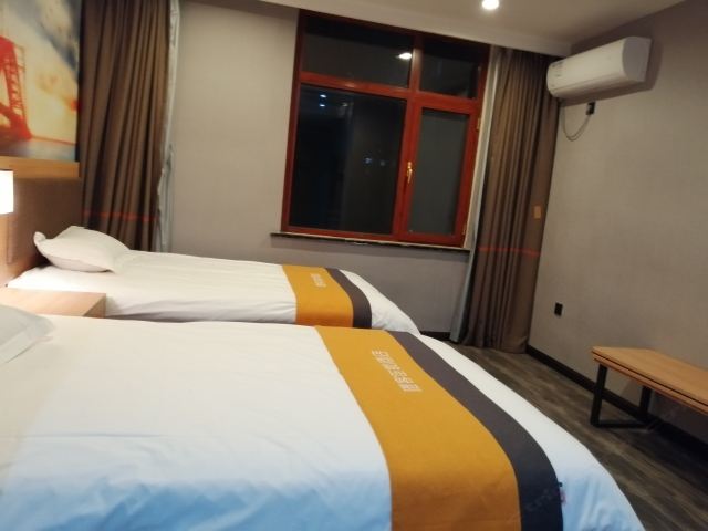 标准双床房