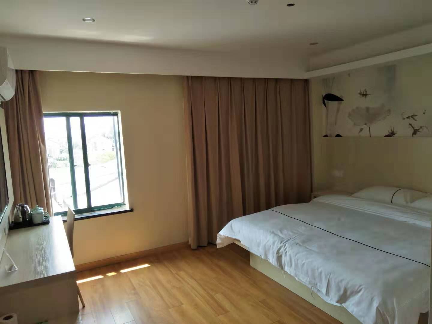 高级大床房
