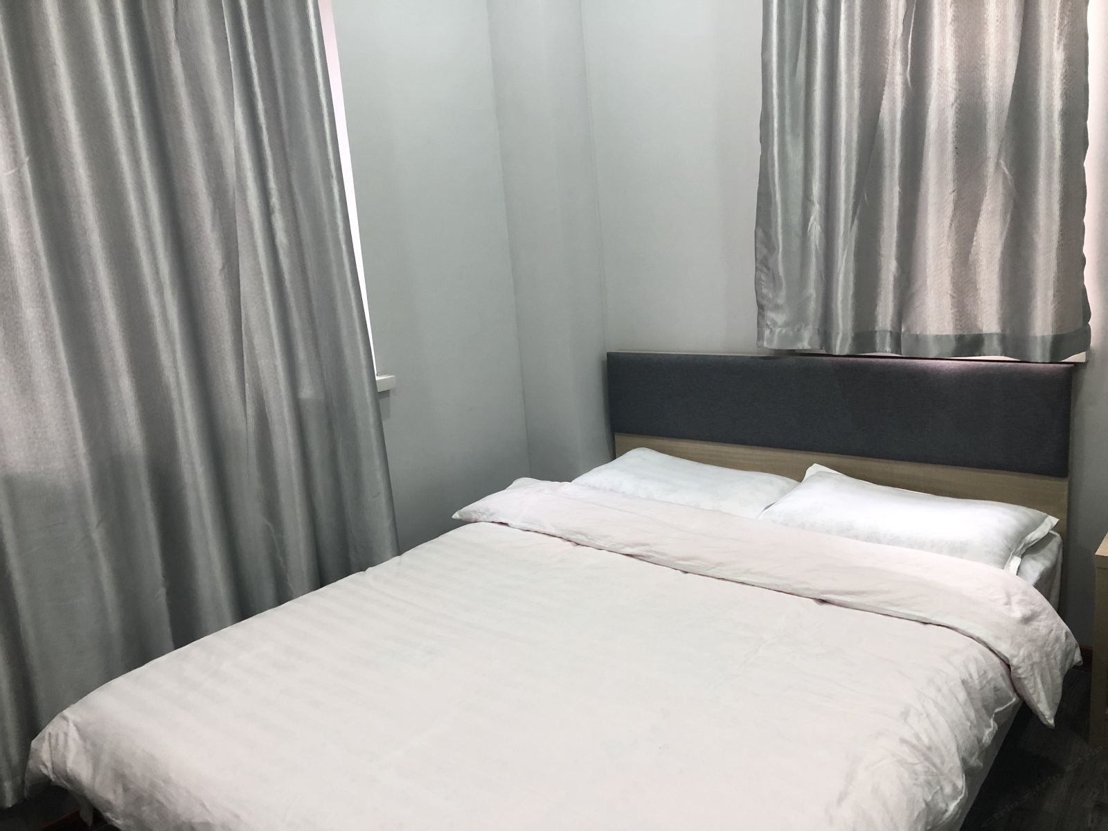经济大床房