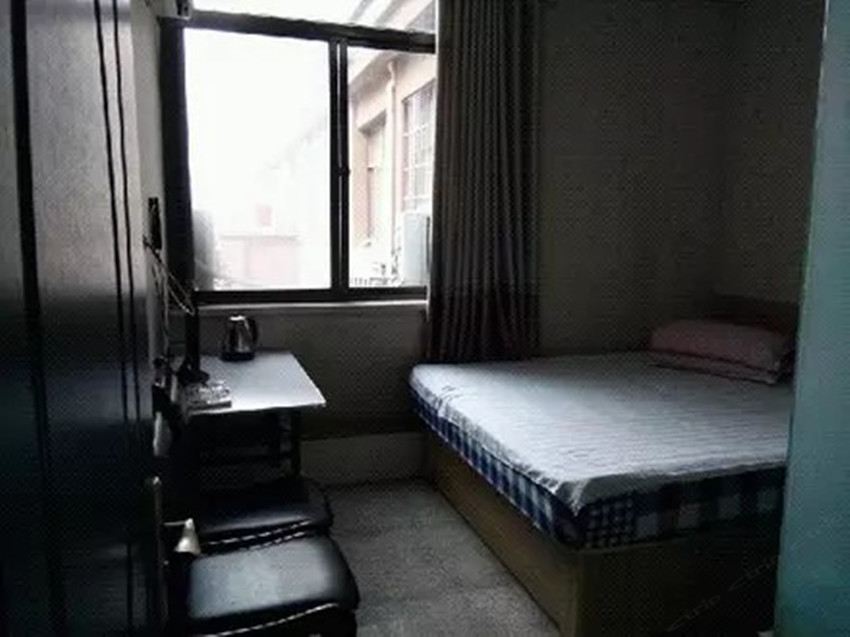 阳光大床房