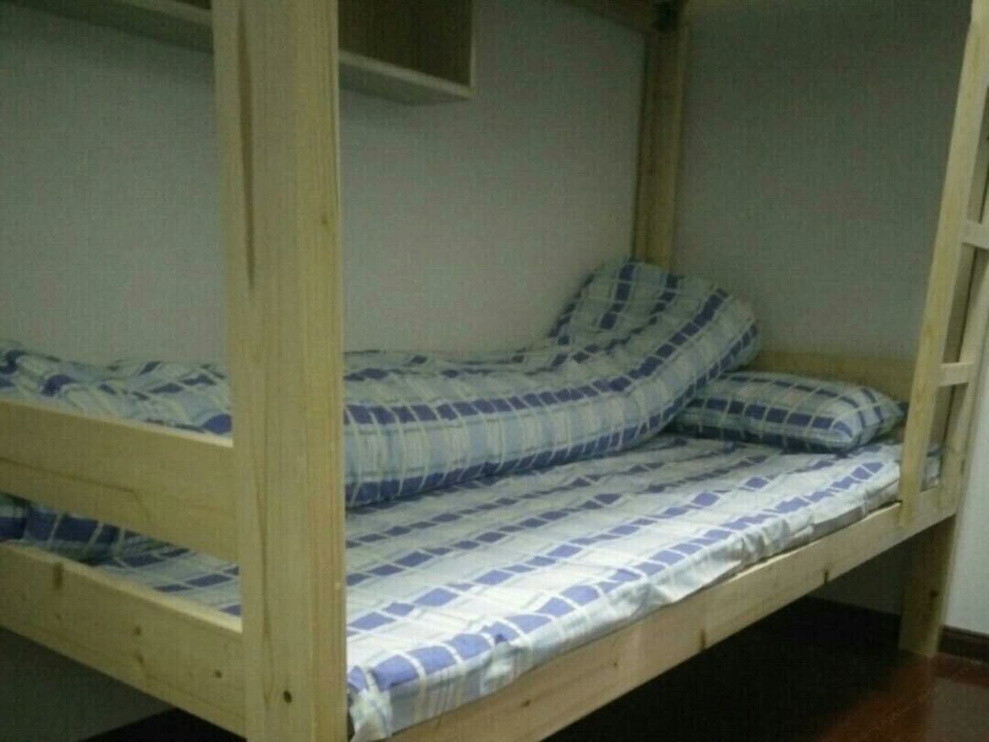 好汉6人间床位房