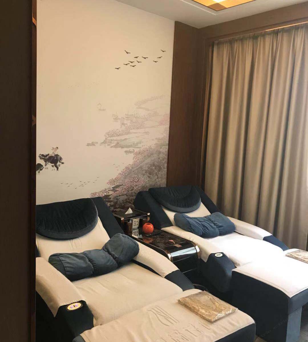 健身娱乐设施