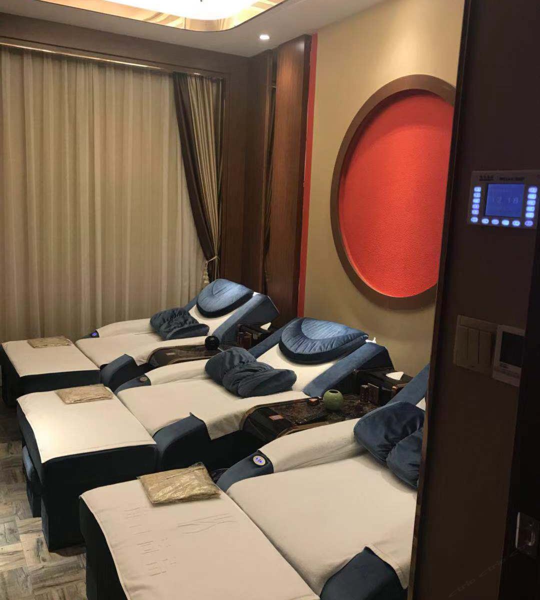 健身娱乐设施