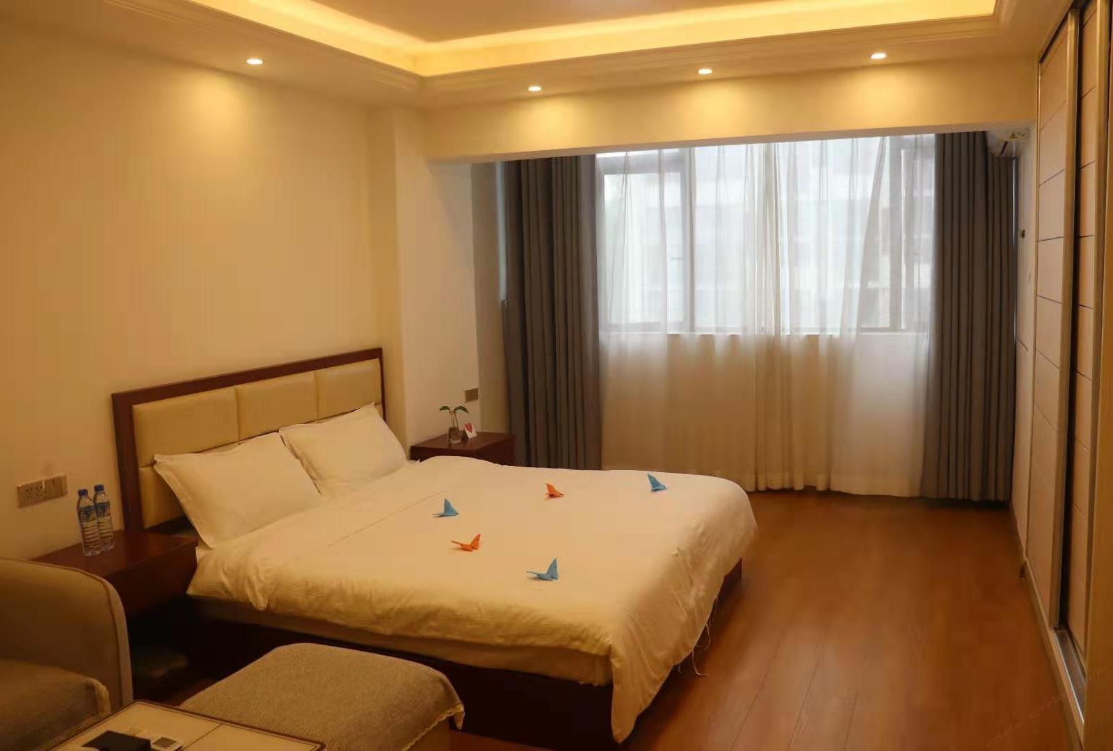 逸家阳光舒适大床房