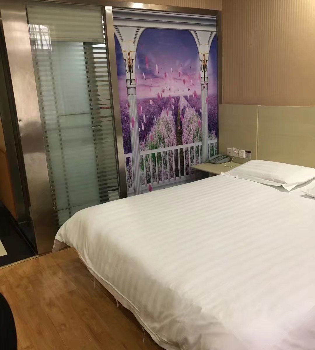 豪华大床房