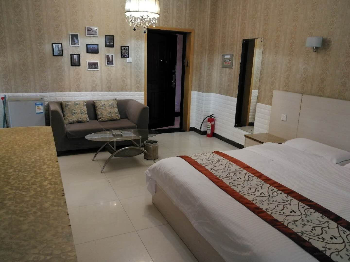 温馨家园大床房