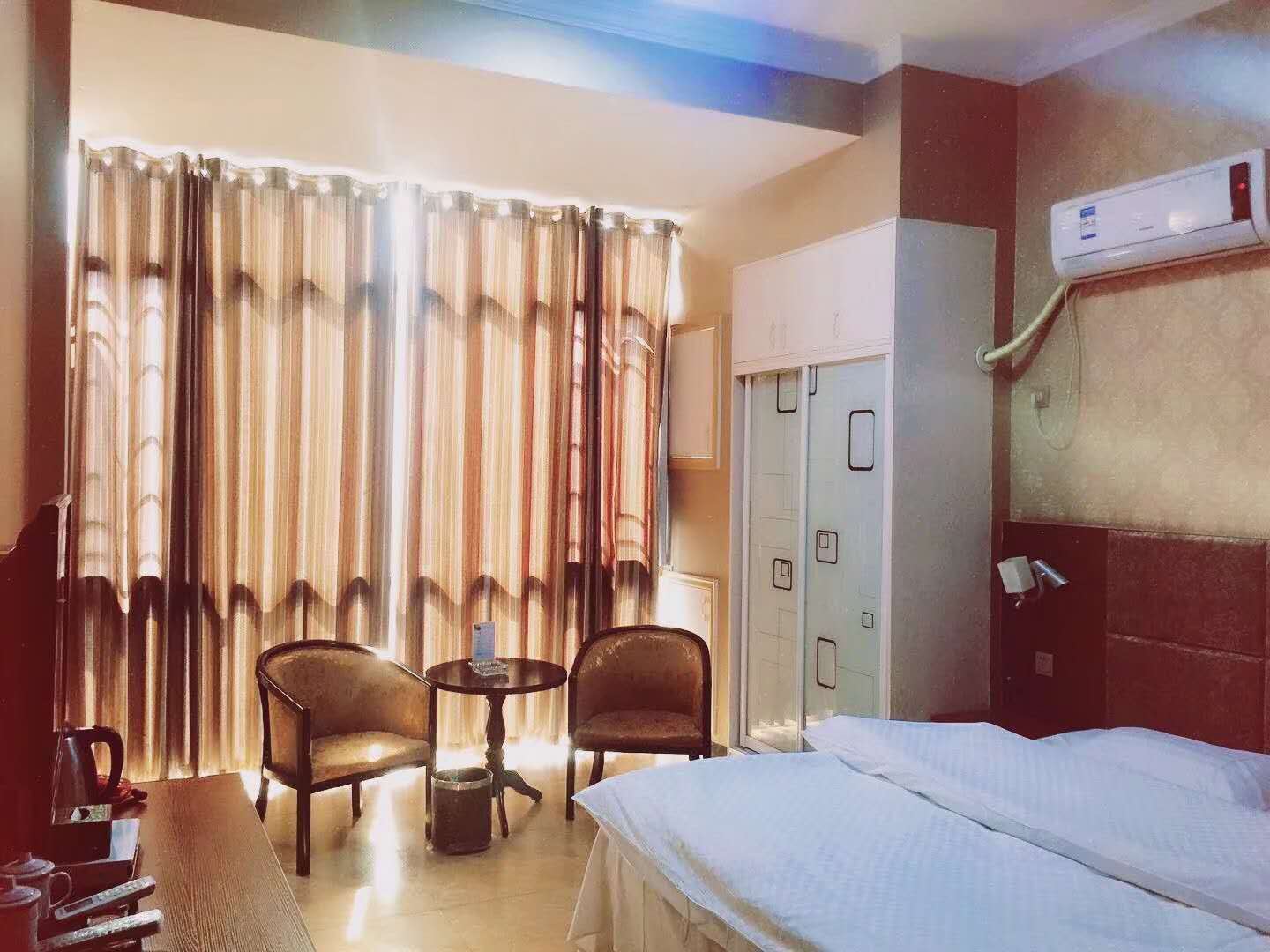 豪华大床房