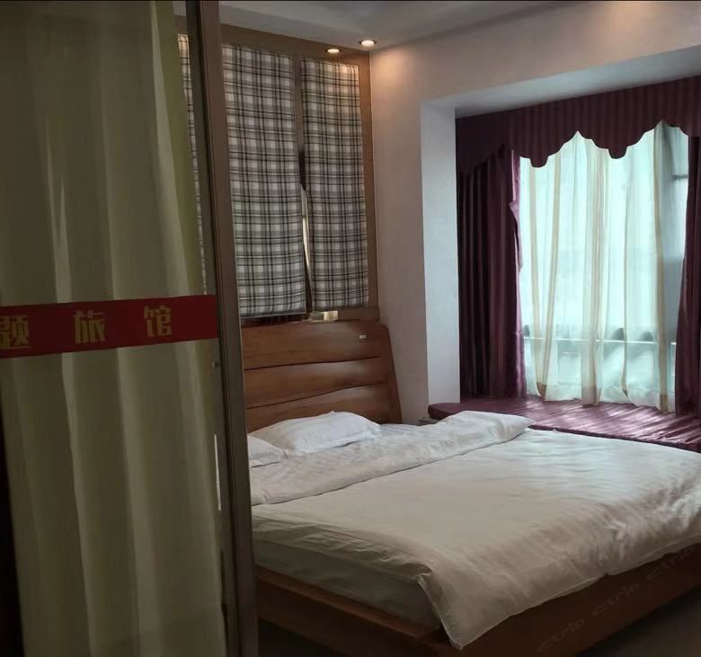 豪华大床房