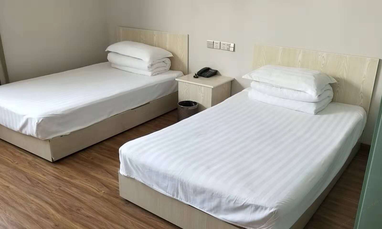 双床房