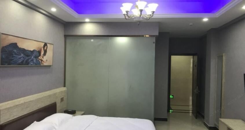 豪华大床房