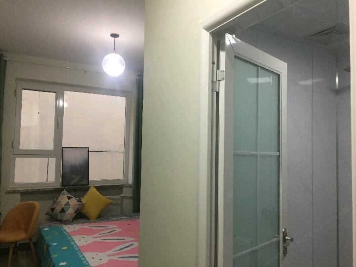 葱青大床房