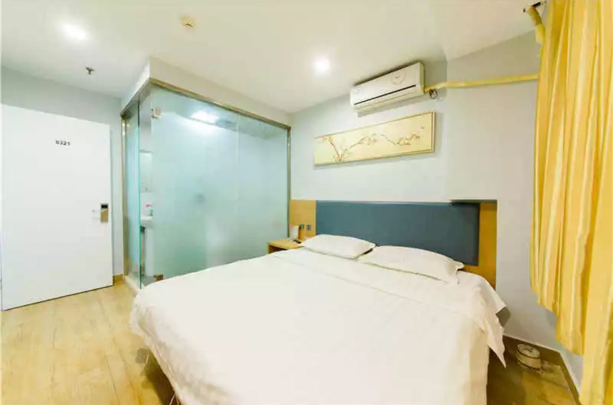 标准大床房