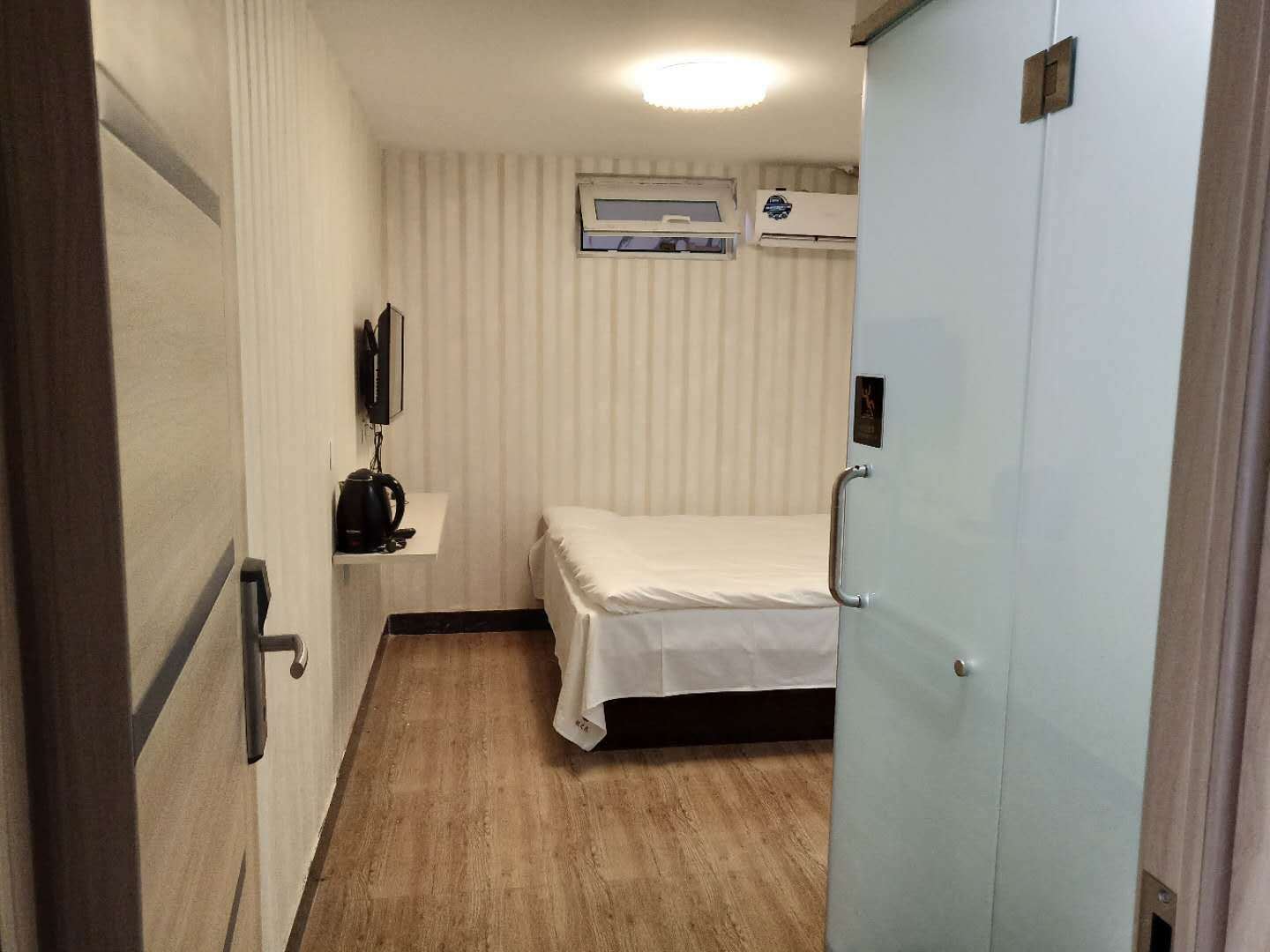 经济大床房