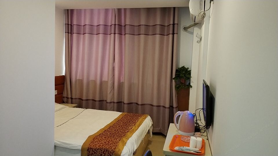 普通大床房
