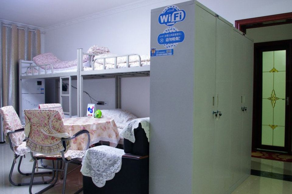 女生八人间(床位房)