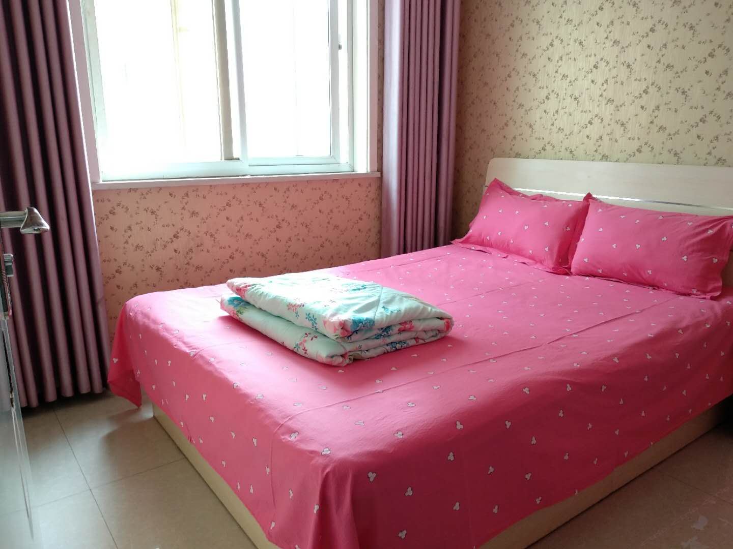 一室一厅豪华大床房