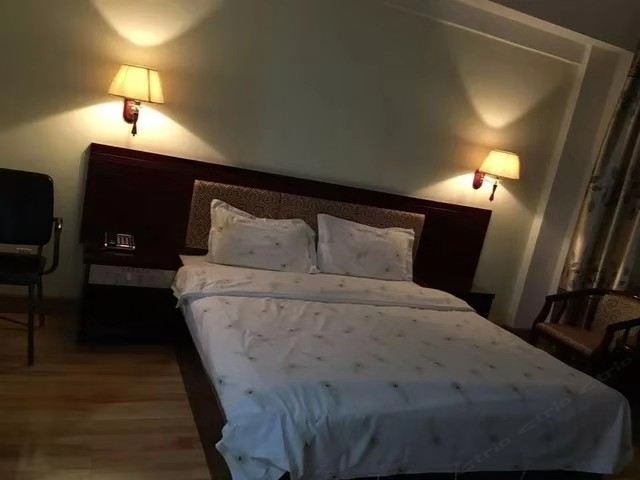 豪华大床房