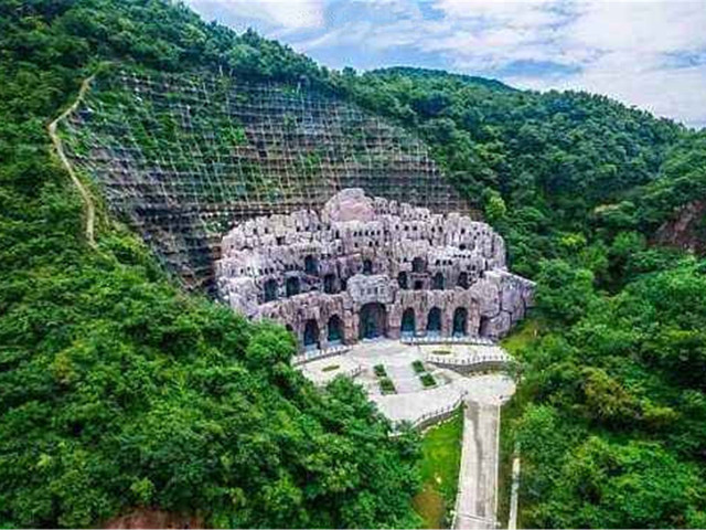 (参考时间)抵达游览【南京滨江景区】(含达摩古洞和观音景区,门票已