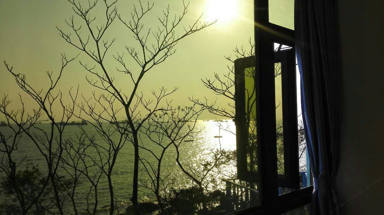 山海景单间大床房