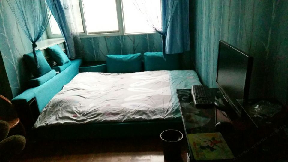 榻榻米主题房