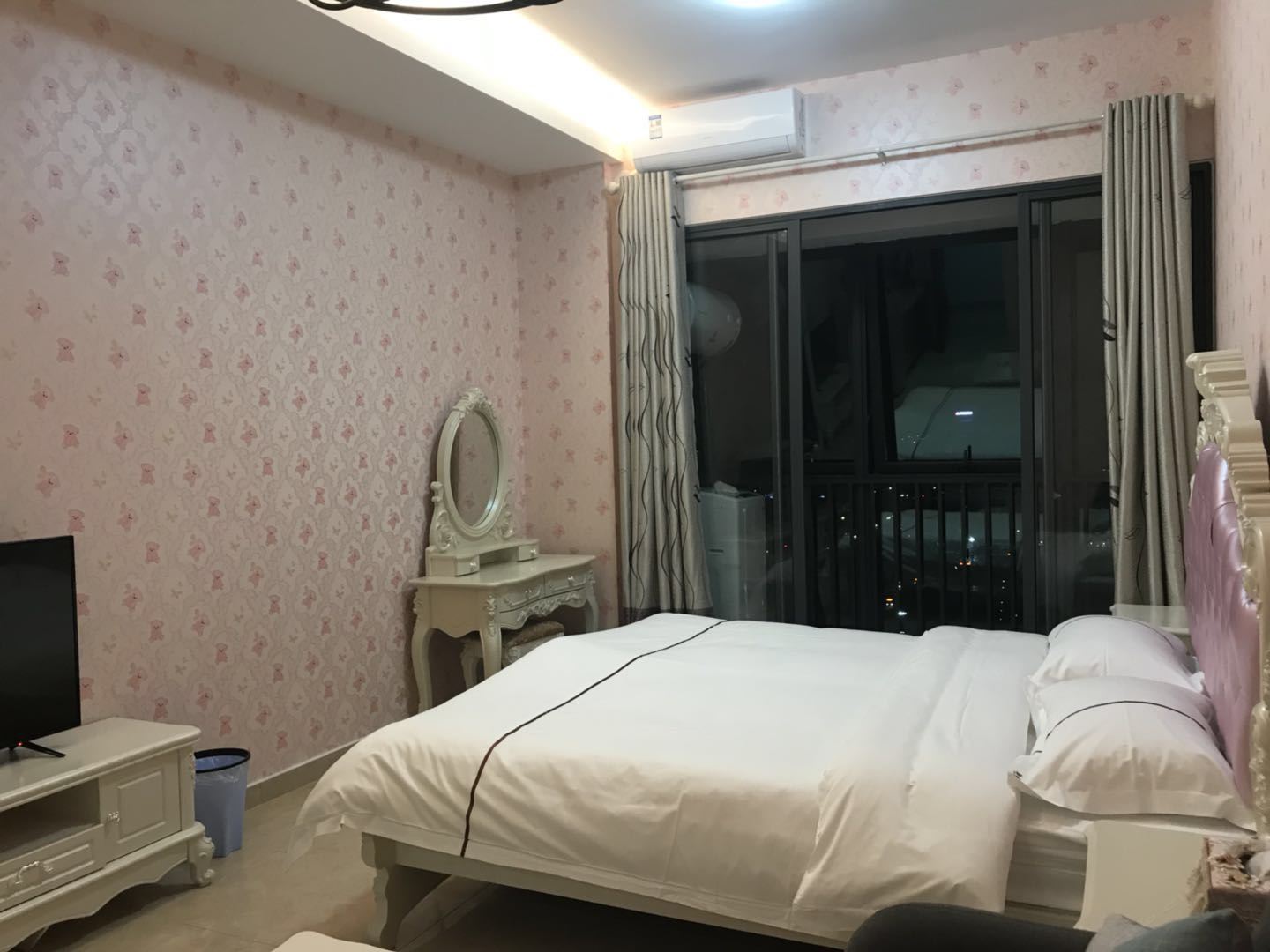 欧式豪华大床房