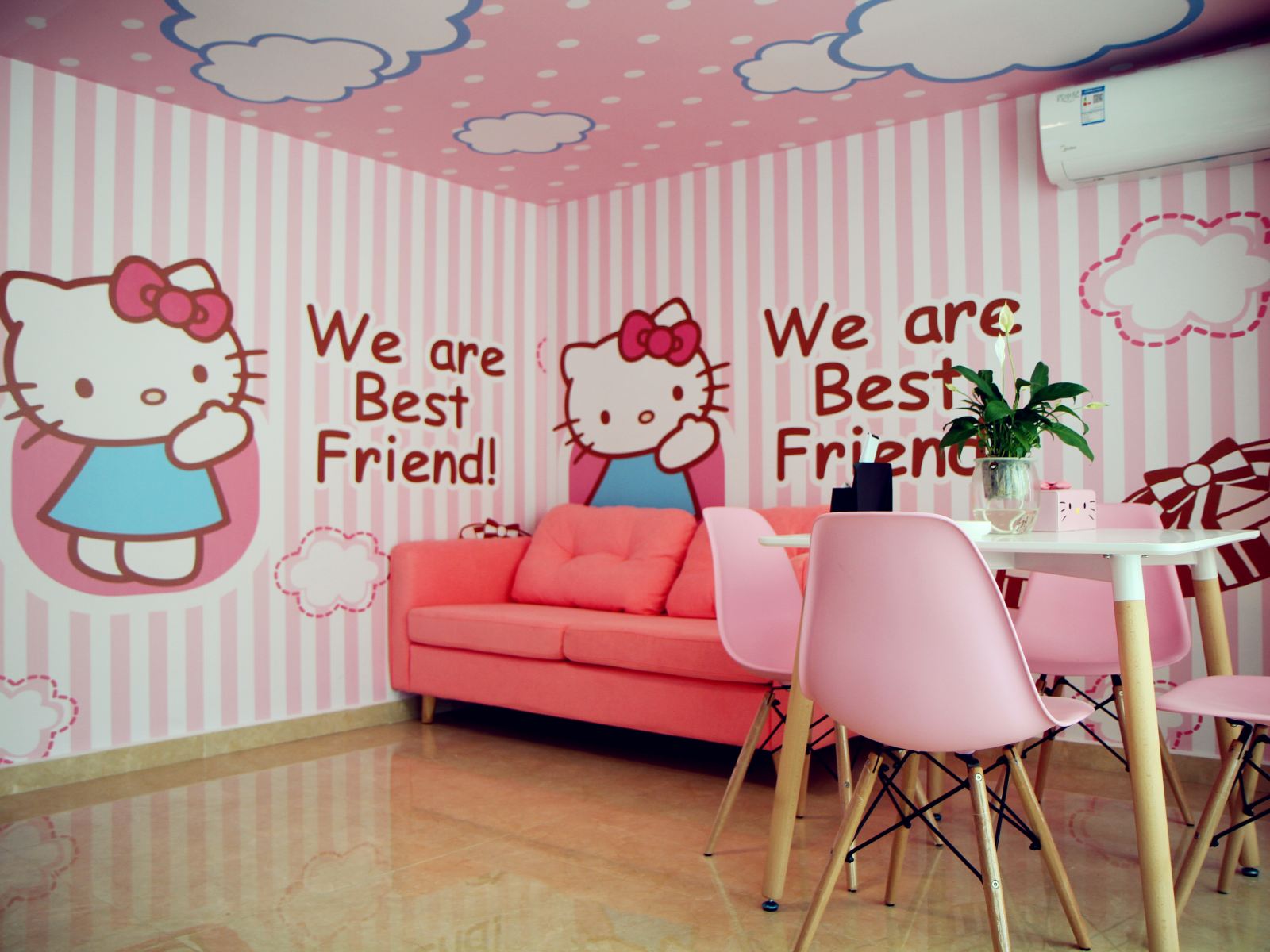 Hello Kitty粉色蜜恋
