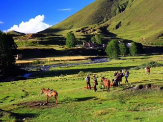 四川旅游報團(tuán)價格_四川旅游跟團(tuán)需多少錢_四川私人定制旅游