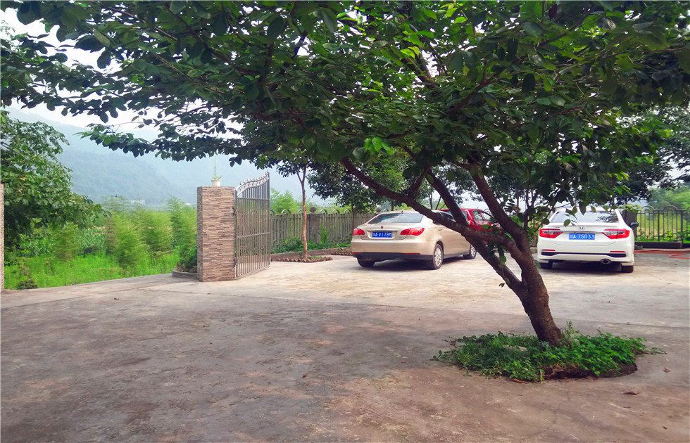彭州小鱼洞桂香居农家乐