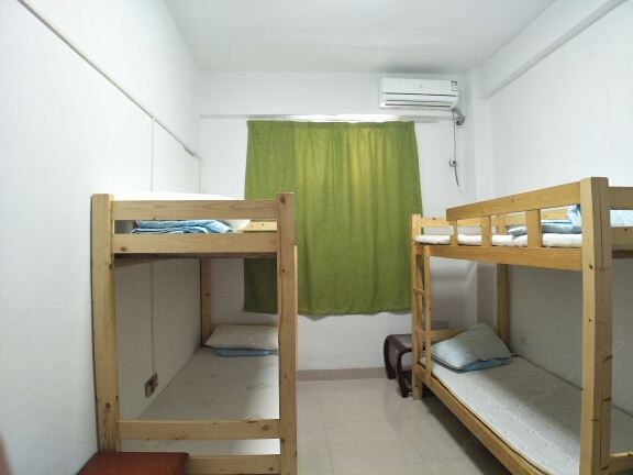 男生四人间(床位)