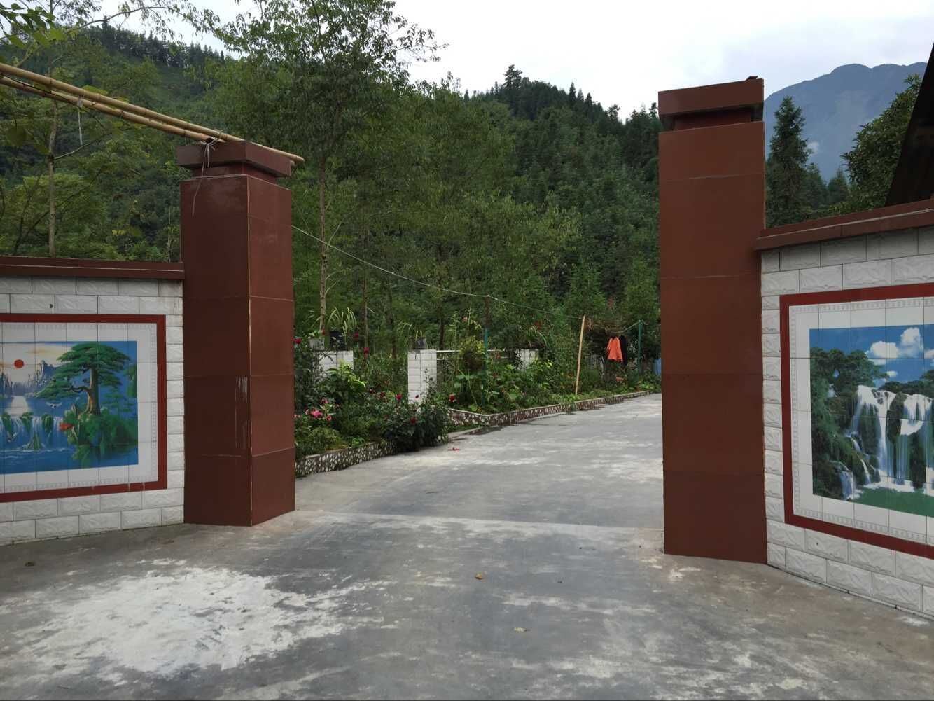 彭州小鱼洞兄弟农家乐