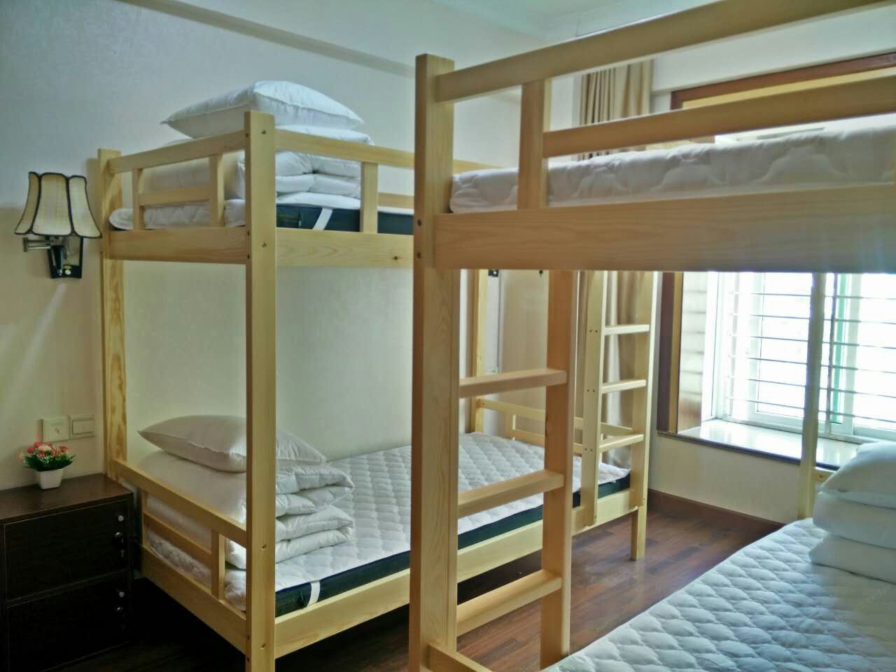 大四人间(床位)