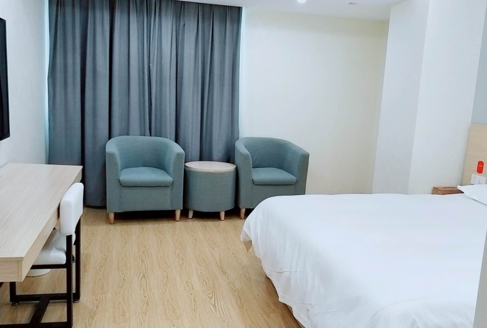 零压高级大床房