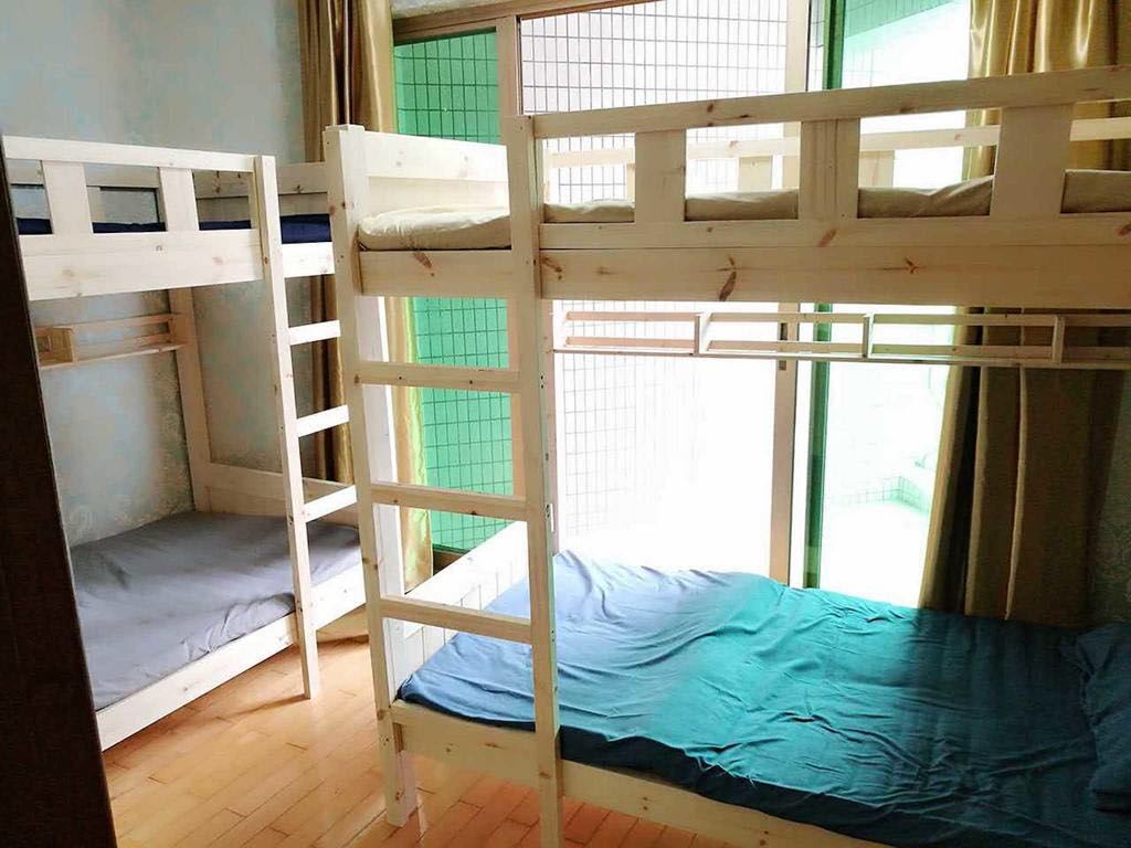 四人间(床位房公共卫浴)