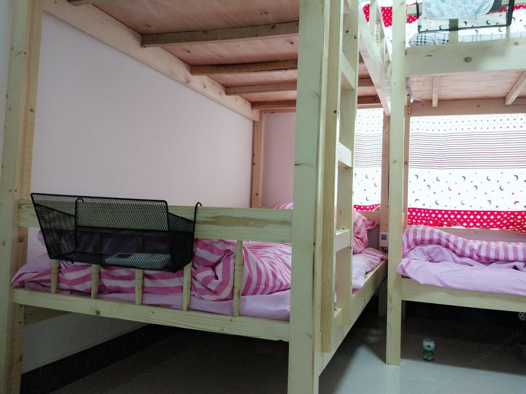 四人间(床位房公共卫浴)