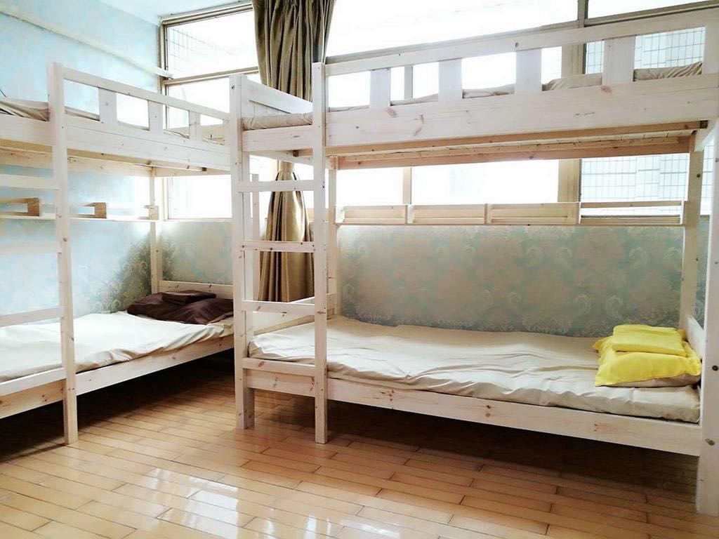 四人间(床位房公共卫浴)