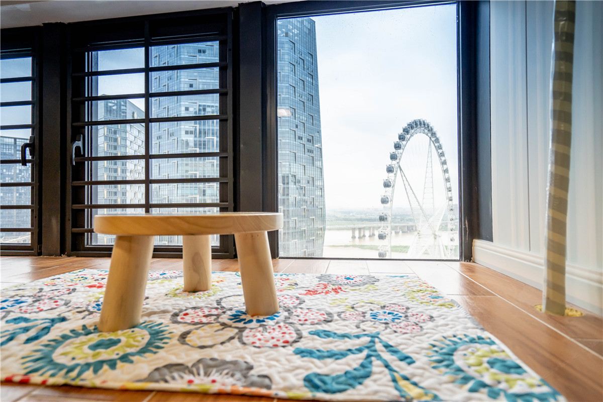 豪华江景大床房