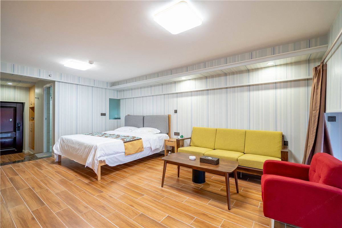 豪华江景大床房