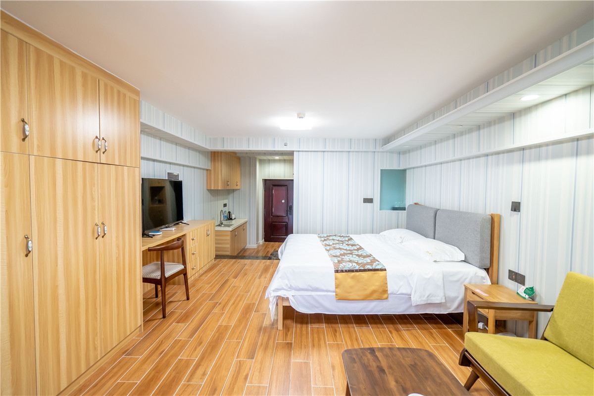 豪华江景大床房