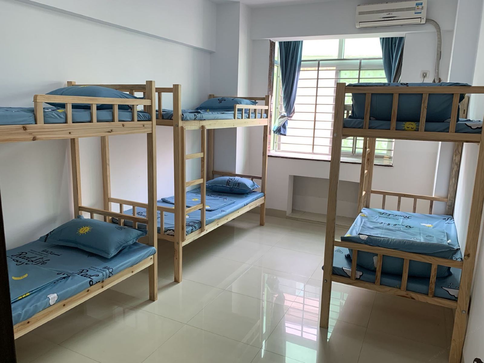 温暖六人间(床位)