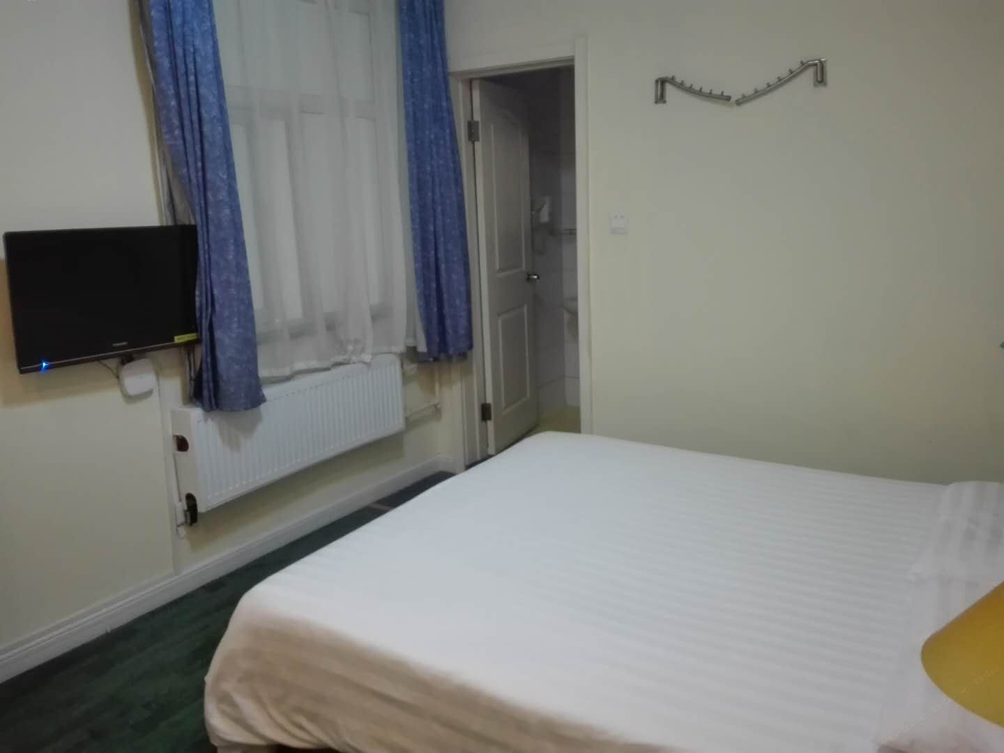 商务大床房