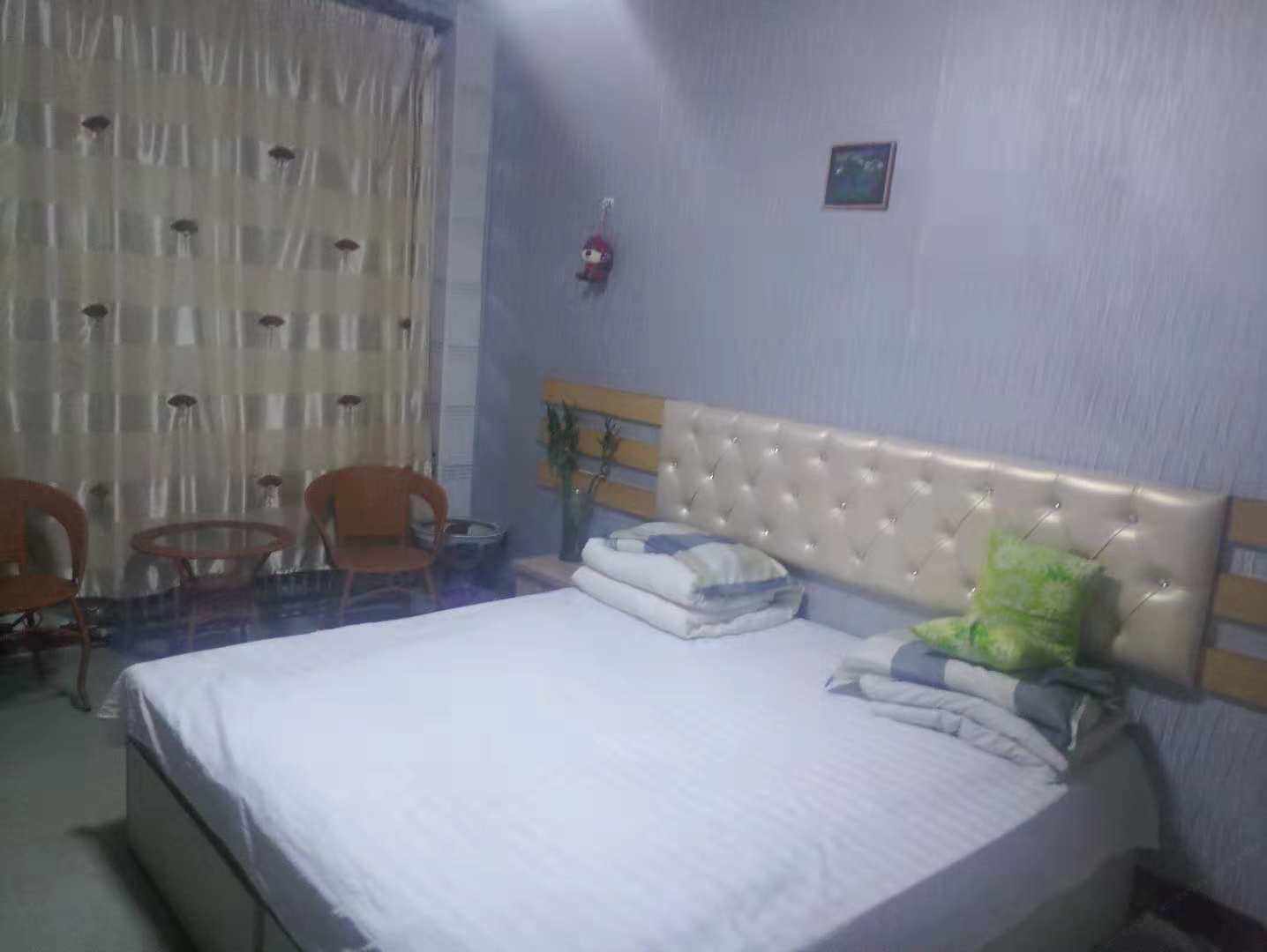 大床房(无窗)