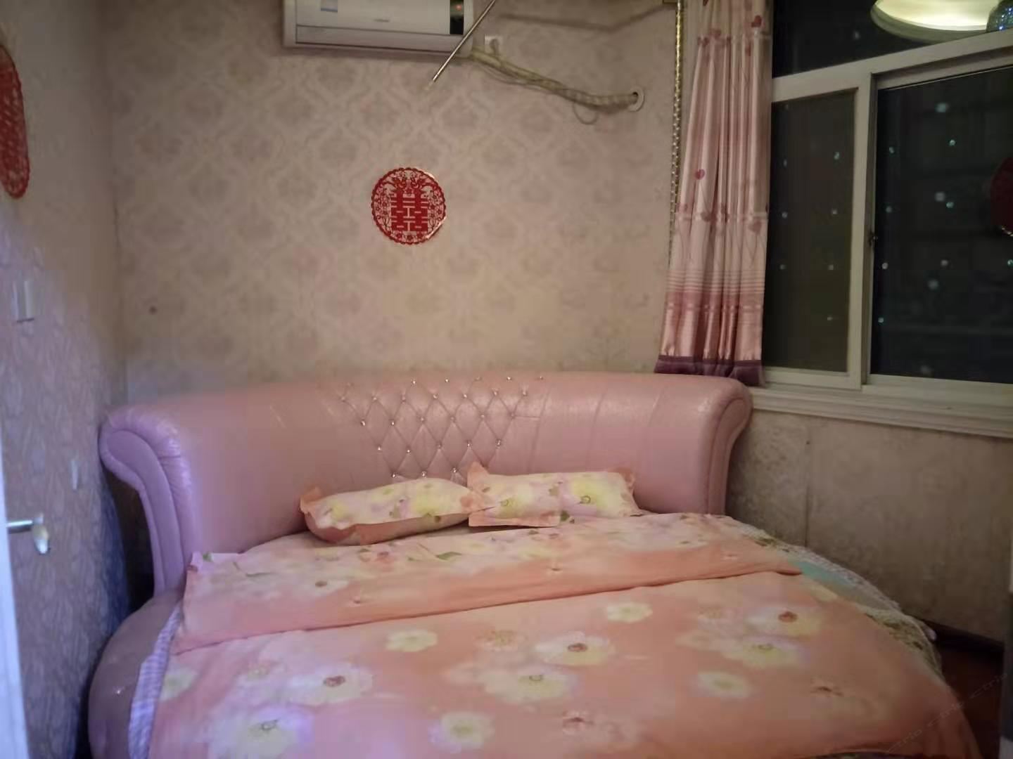 豪华主题圆床套房