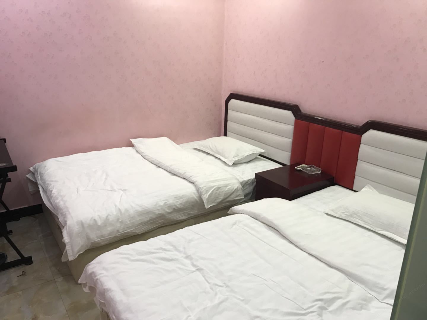 双床房